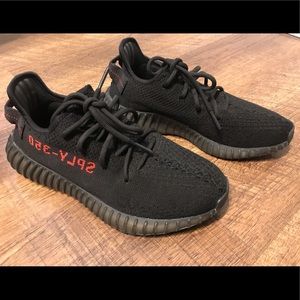 Adidas Yeezy Boost 350 V2 Black Red Youth size 7